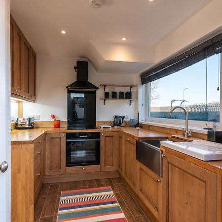Port View House 3-Bedroom Self Catering Family Home With Garden Near Кардифф Экстерьер фото